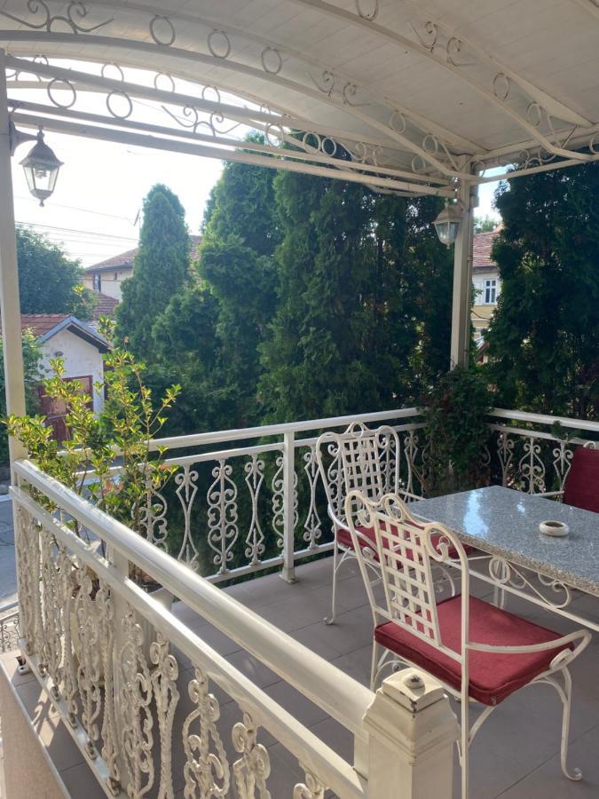 Gala Posh Apartment Soko Banja Exterior photo